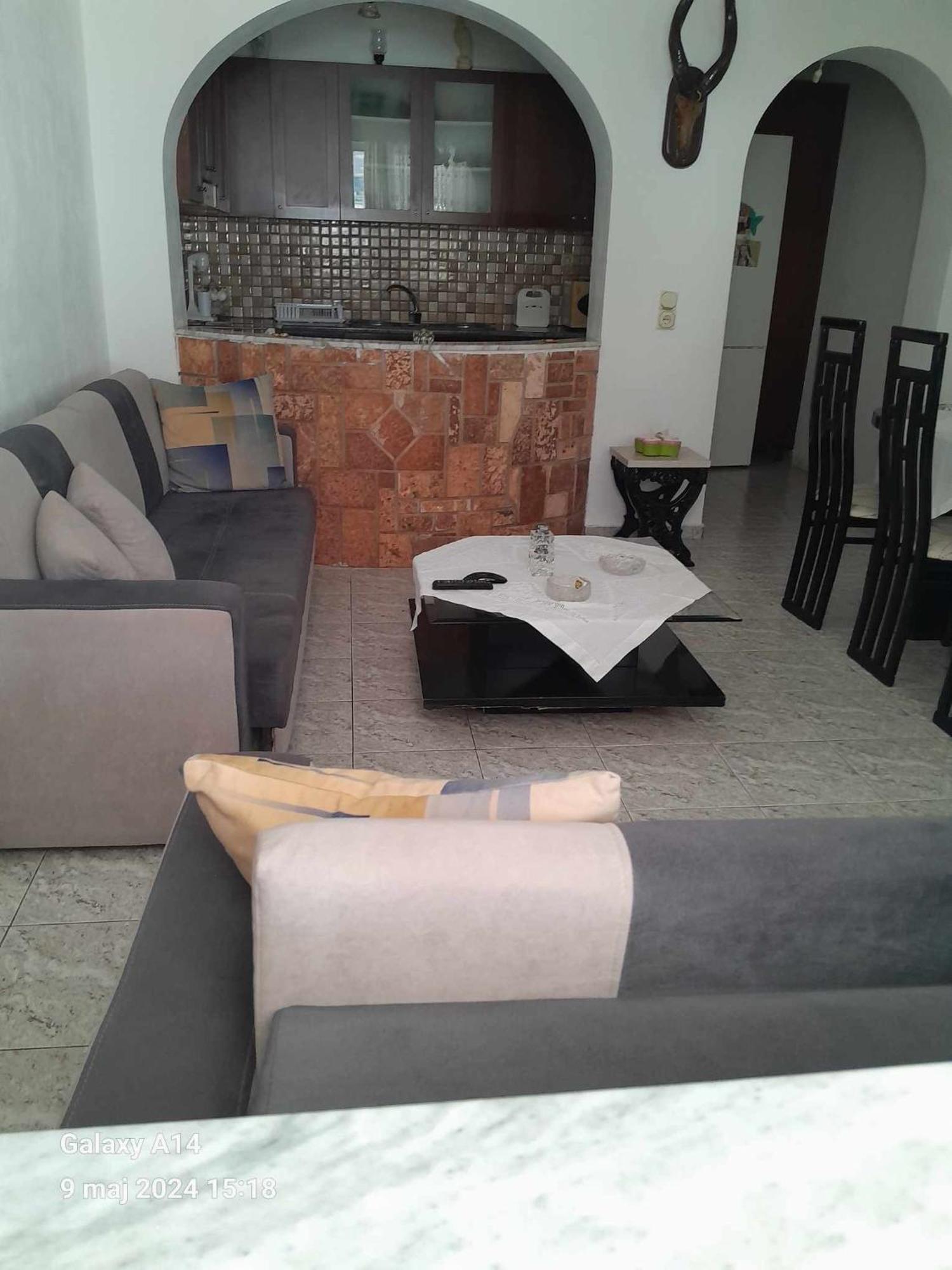 Flora'S Place Sarande Luaran gambar